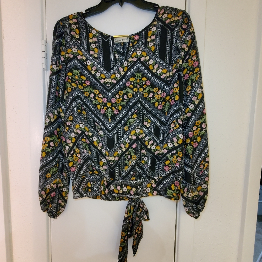Floral flowy blouse.